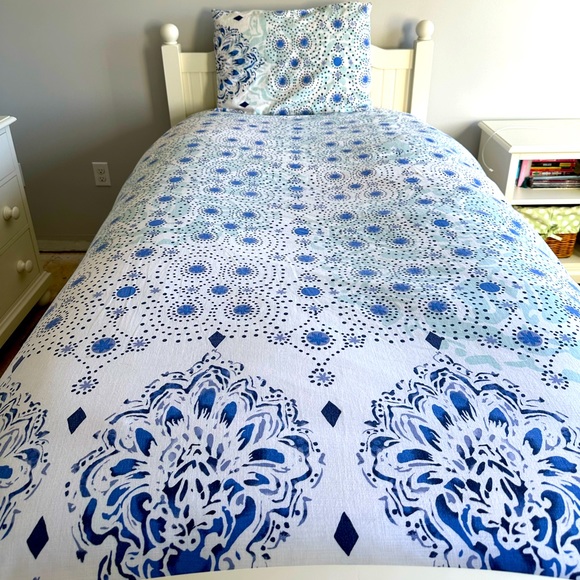 Pottery Barn PB Teen Kelly Slater Ocean Blue Floral Duvet Cover TWIN Sham - Picture 1 of 10